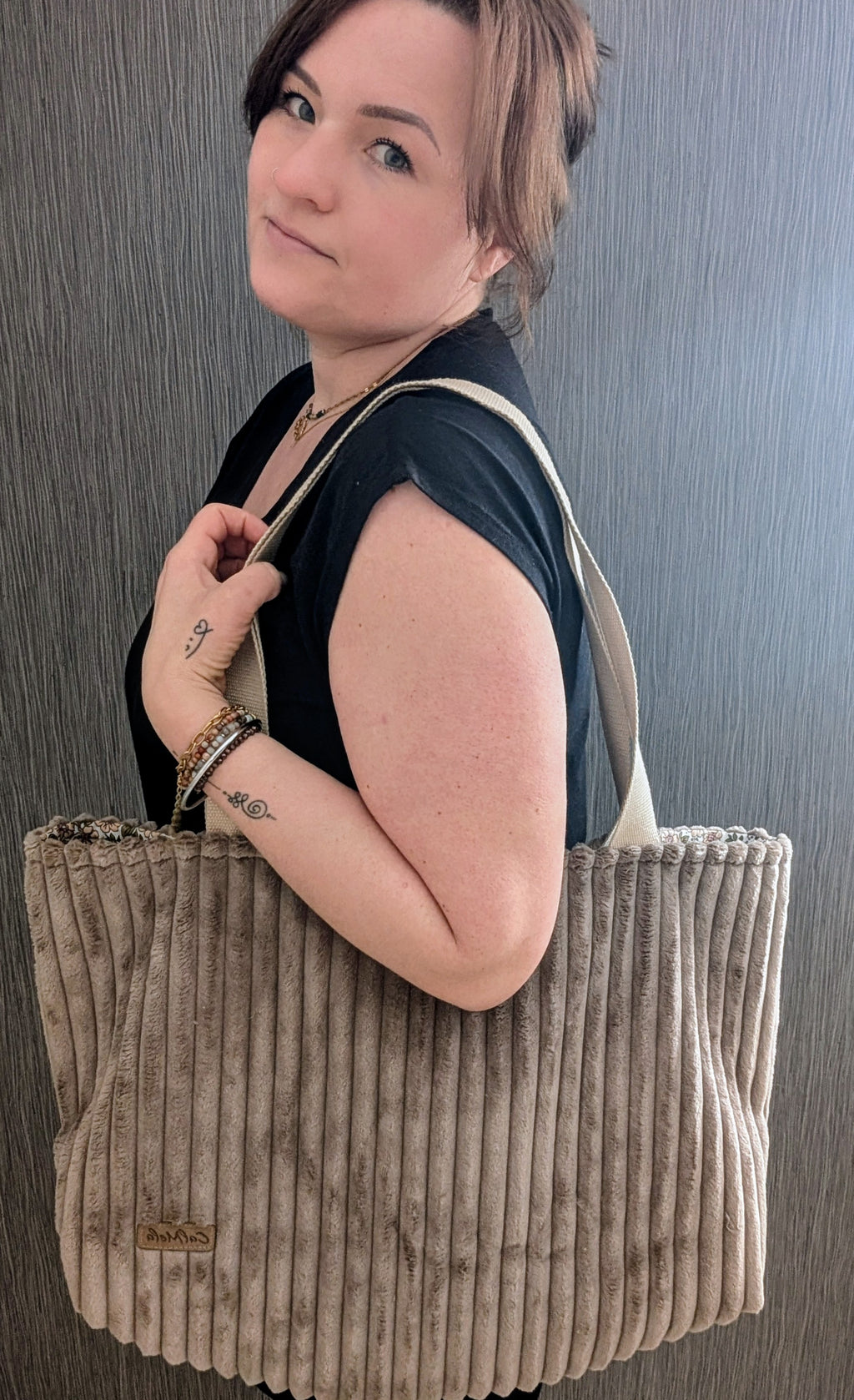 LOFT – Teddyplüsch Shopper in Cordoptik · Sand