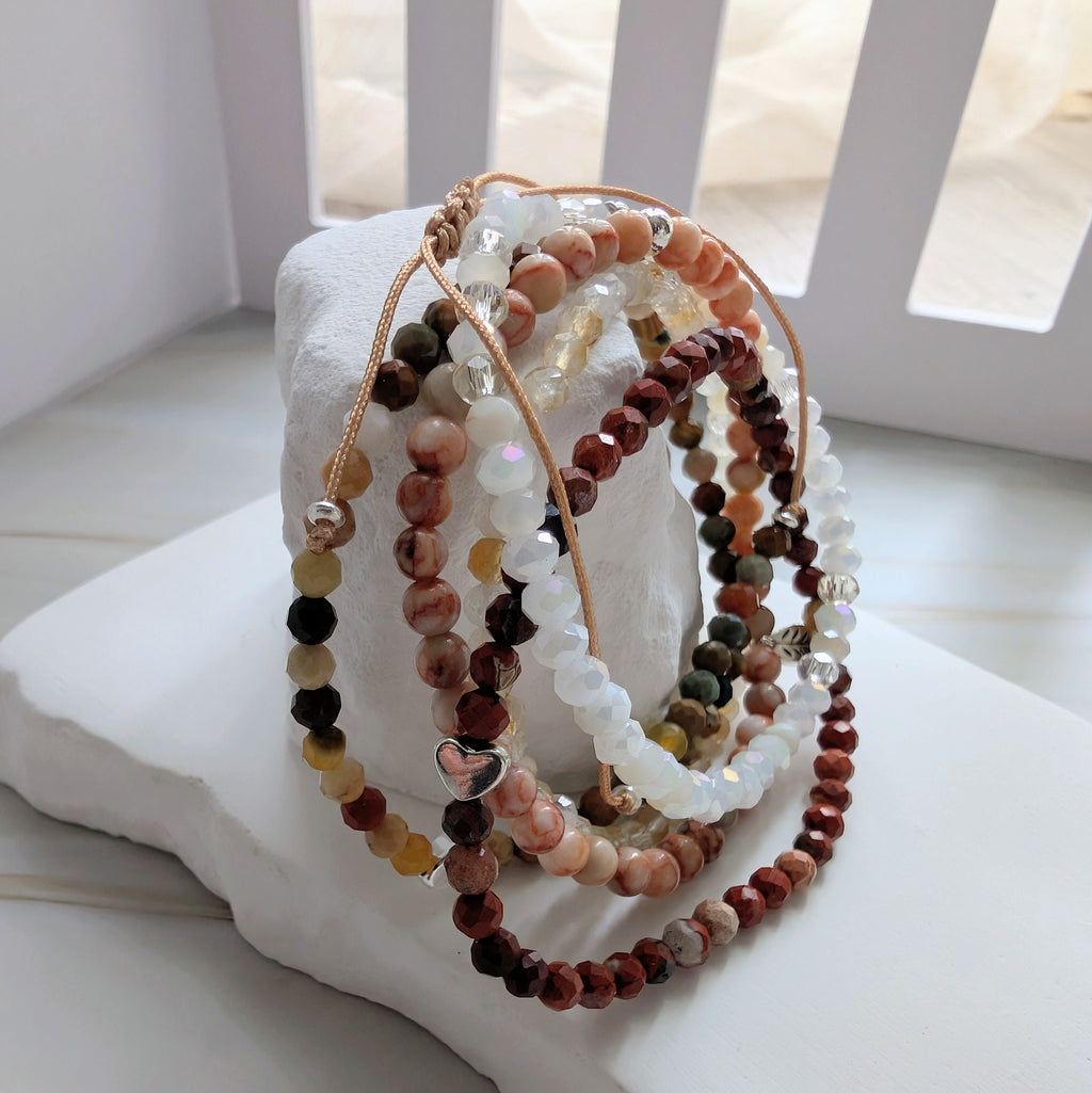 Elara - Natursteinarmbandset