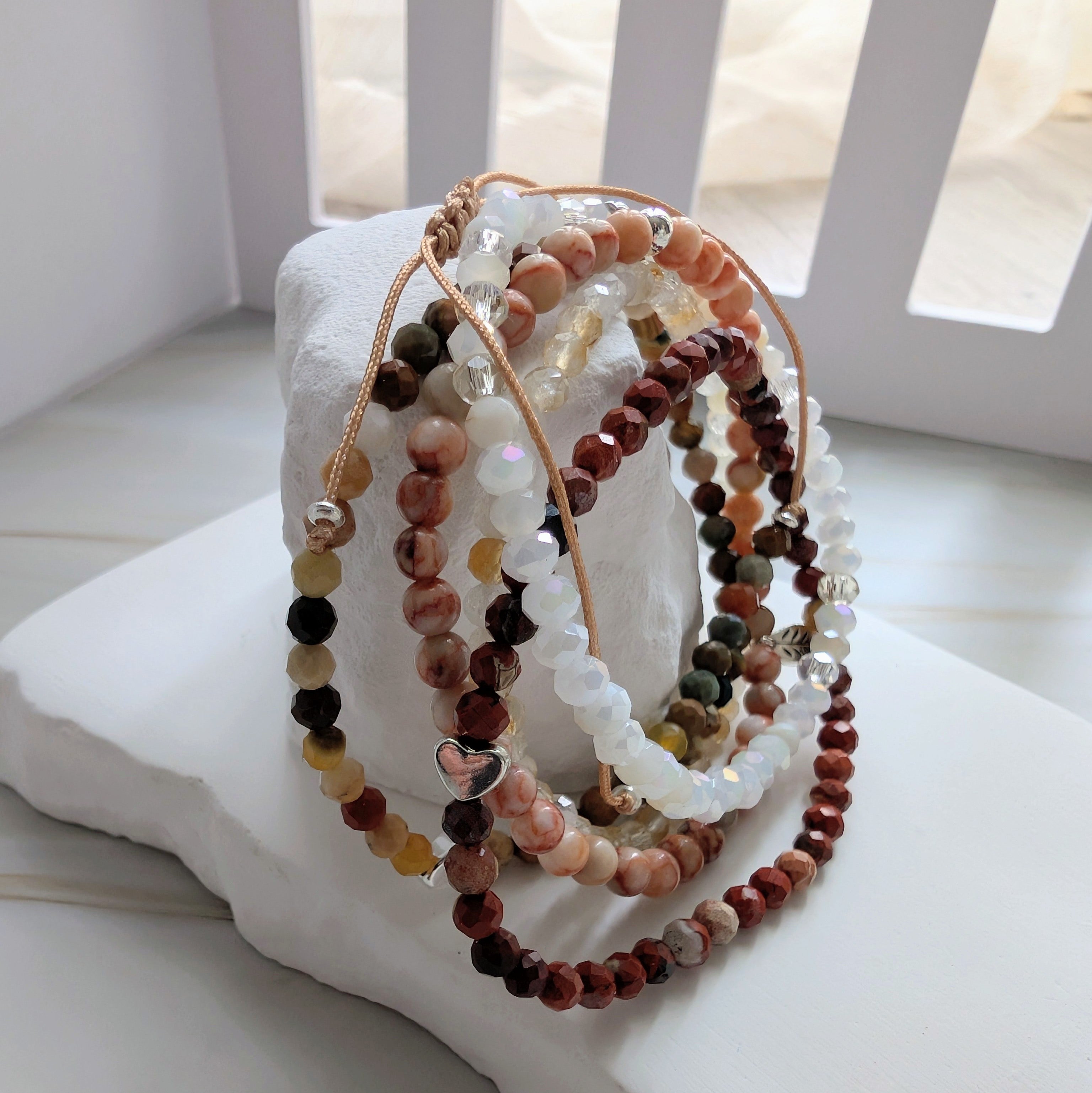 Elara - Natursteinarmbandset