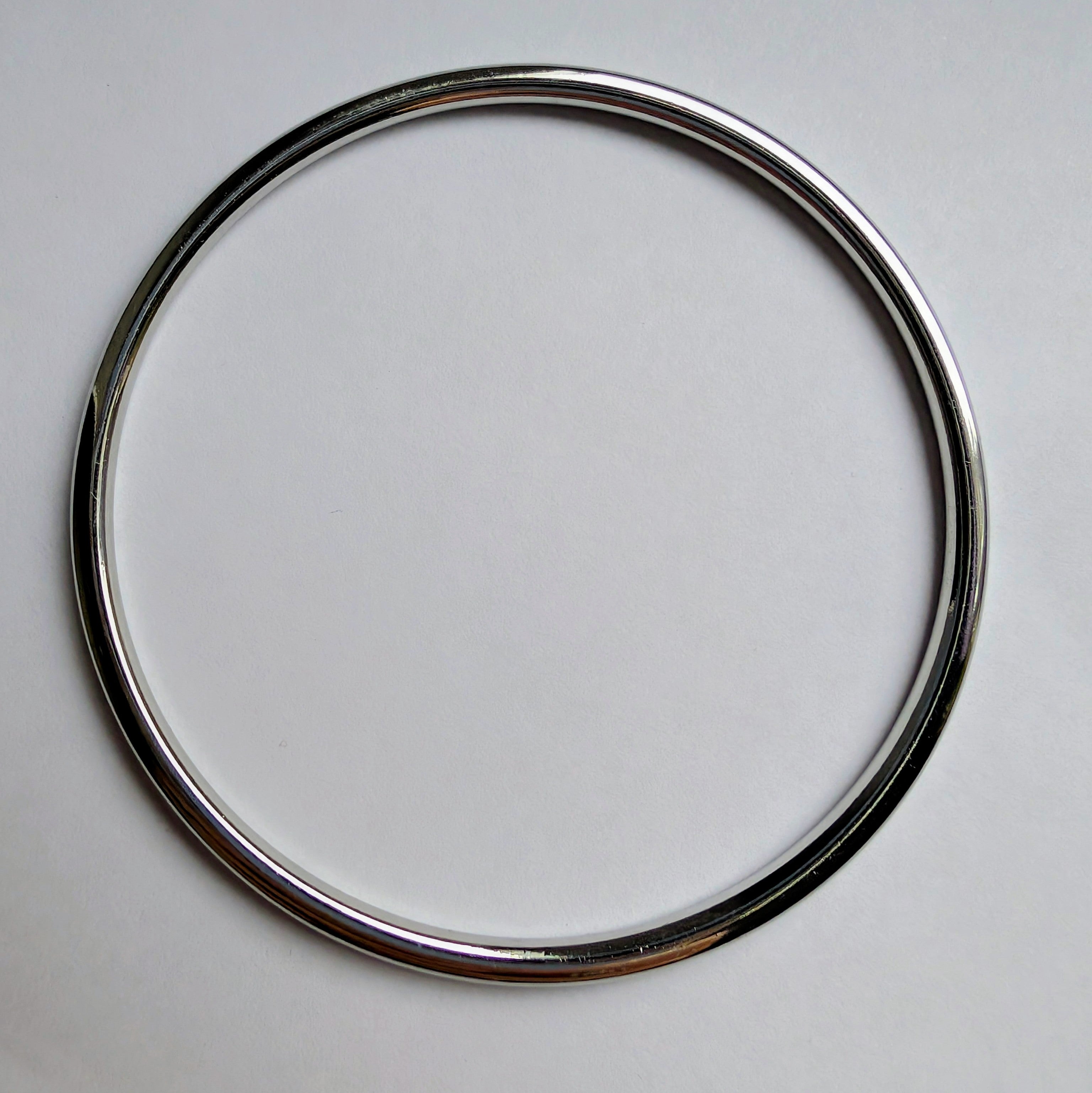 Edelstahl-Armreifen – Silber, minimalistisch