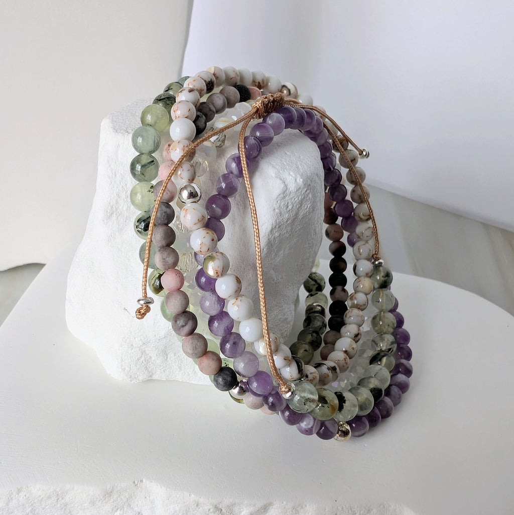 Mavie - Natursteinarmbandset