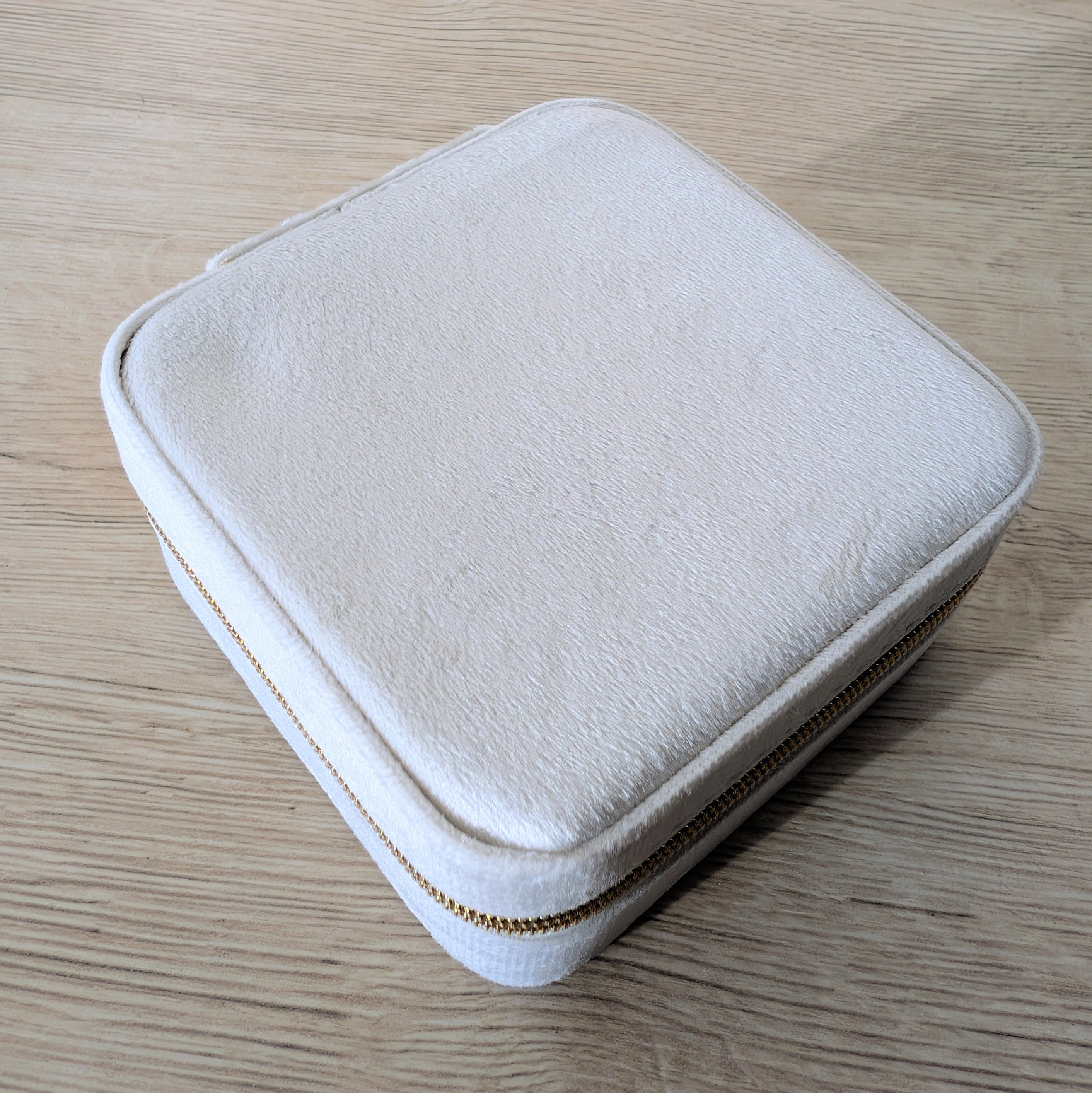Schmuckcase – quadratisch - creme