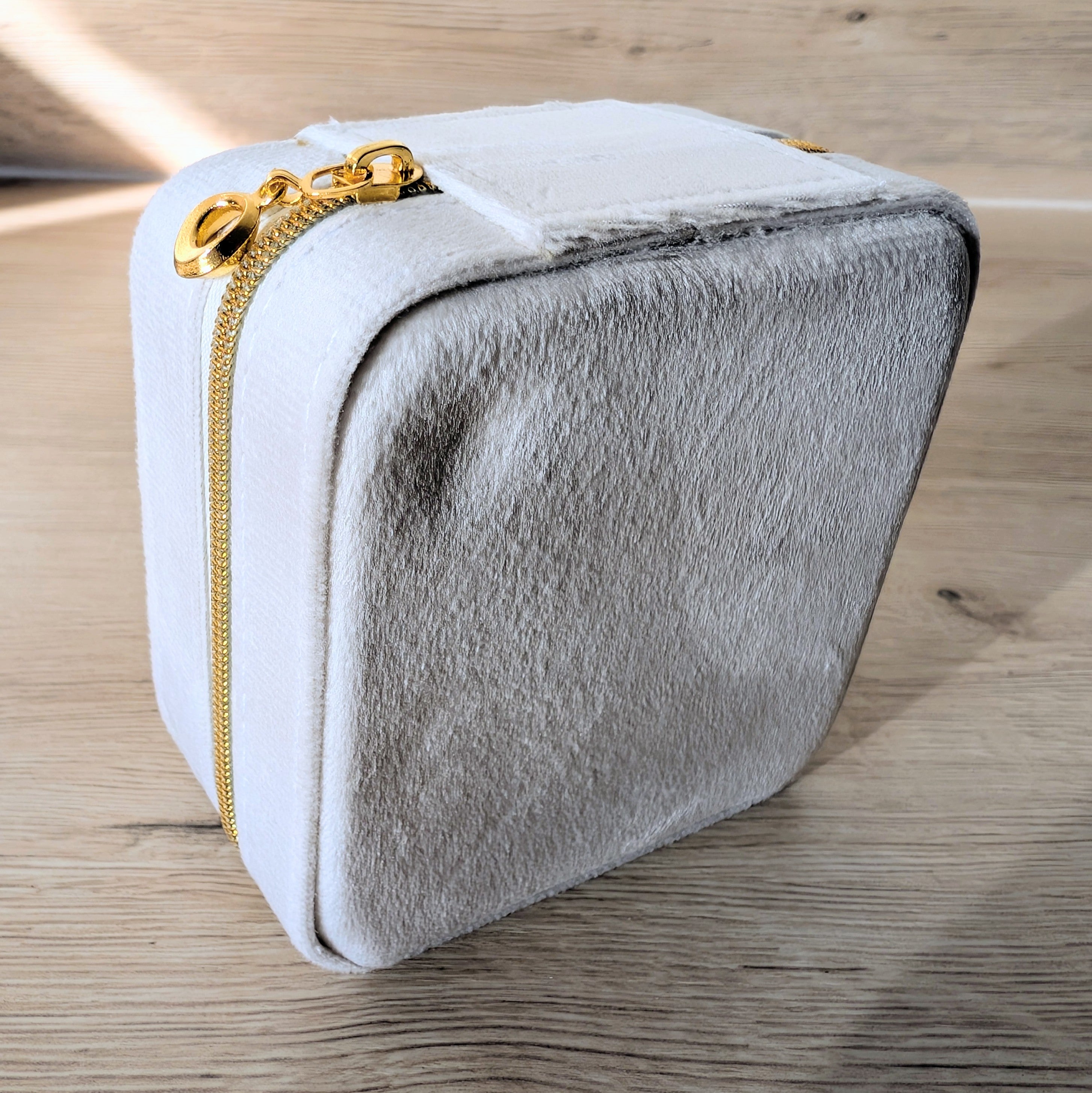 Schmuckcase – quadratisch - creme