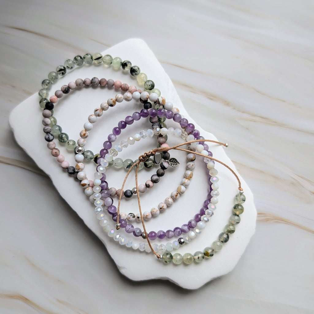 Mavie - Natursteinarmbandset