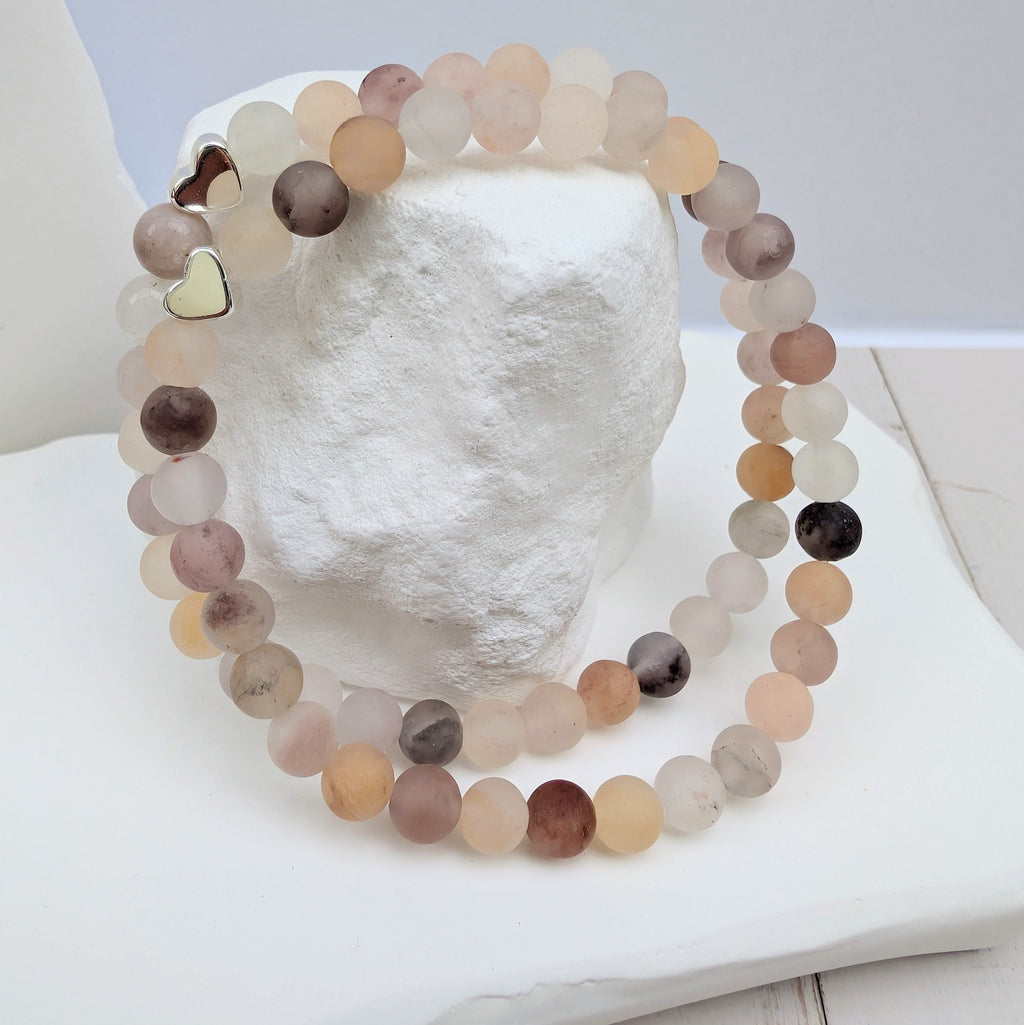 Herzenssache – Natursteinarmband