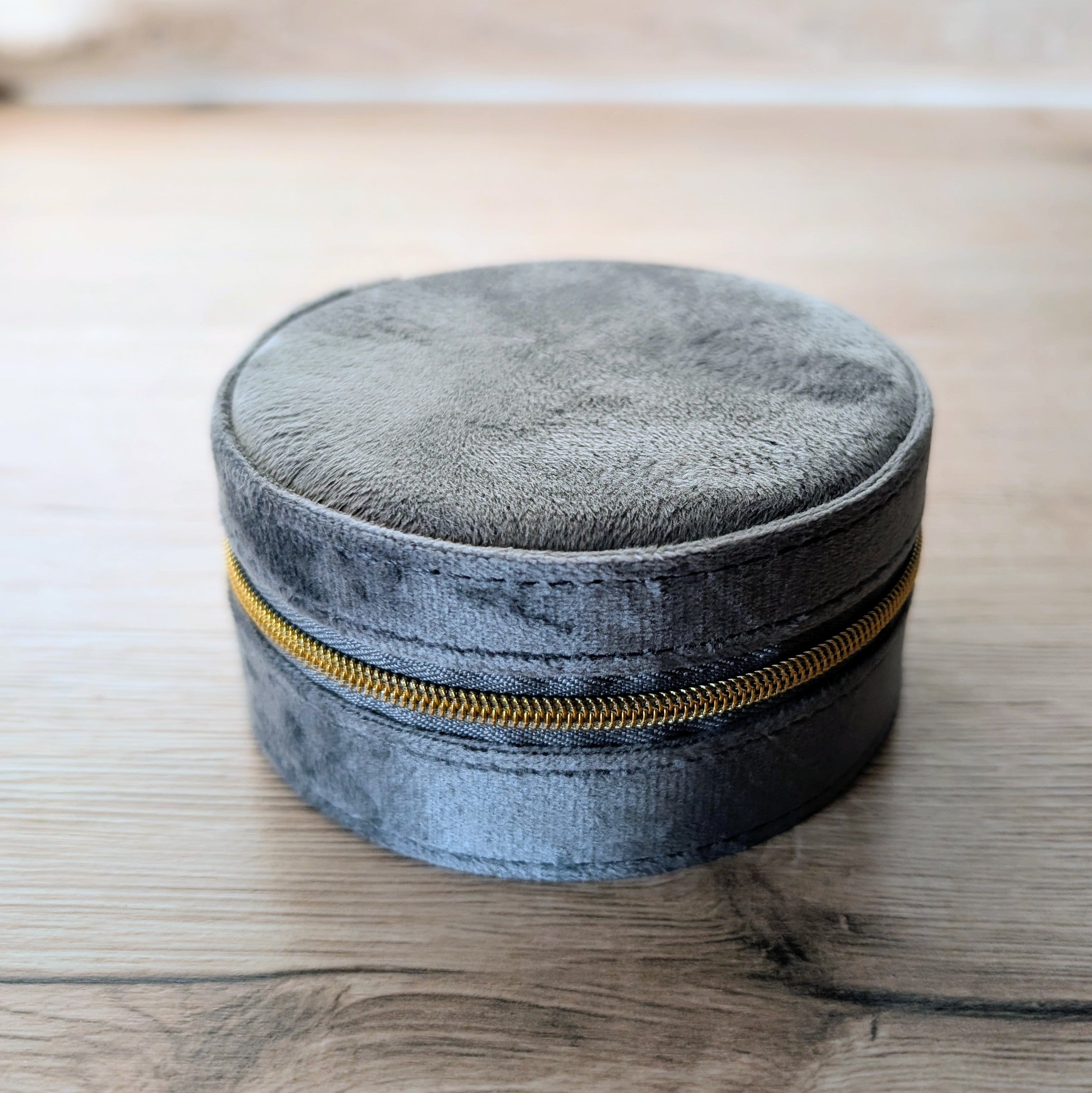 Schmuckcase – rund - grau