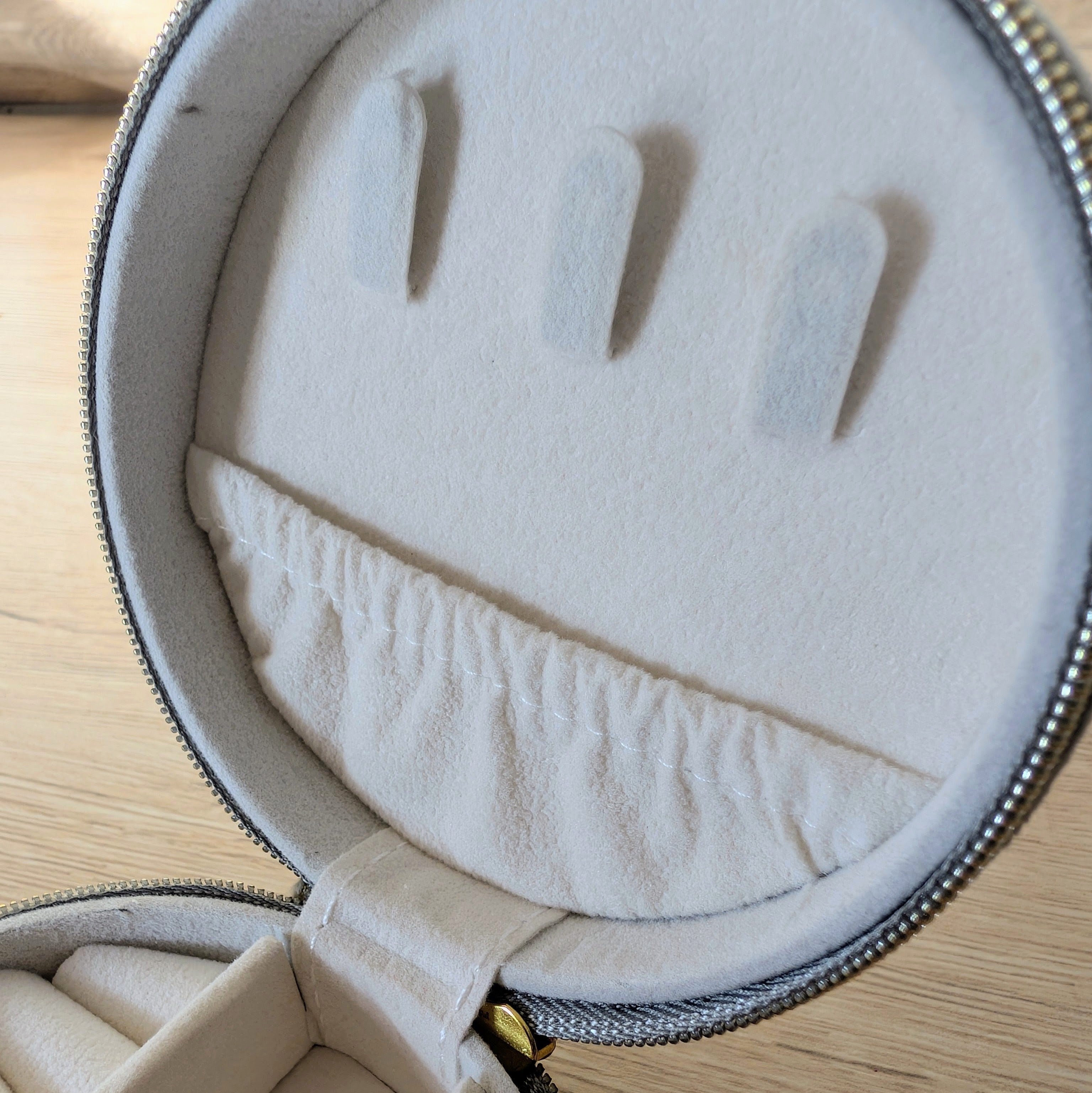 Schmuckcase – rund - grau